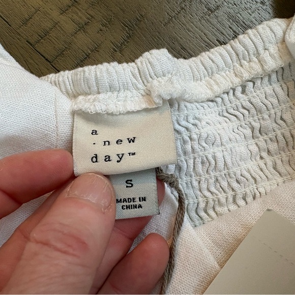 a new day White Smocked S Top corset, elastic back NWT - Picture 4 of 6